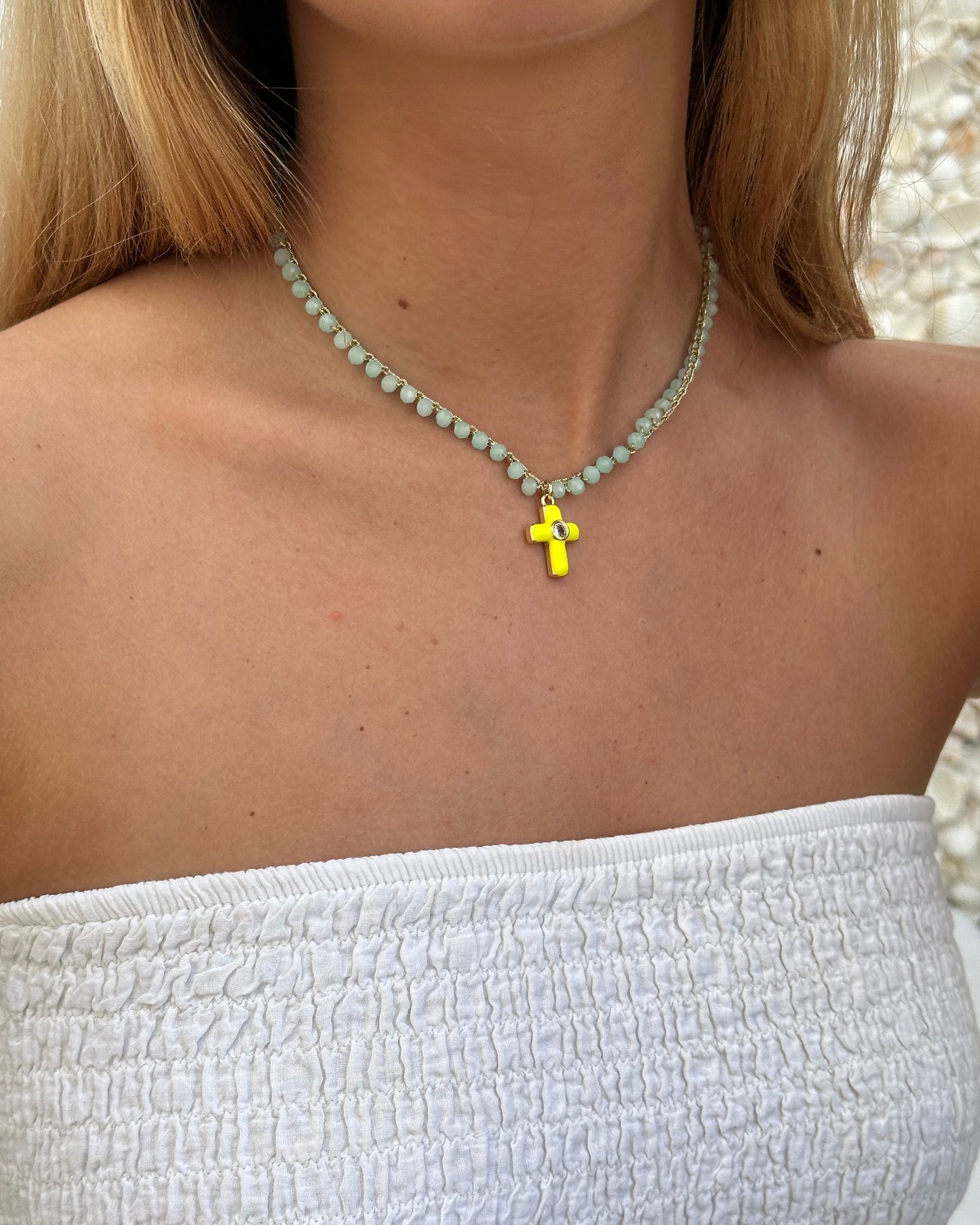 Collar crochet cruz celeste