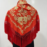 Mantón rojo coral bordado oro viejo Cantillana