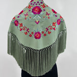 Mantón manzana claro bordado color