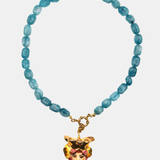 Collar apatita + charm reina vino