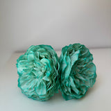 Ranúnculos aguamarina tintados a mano