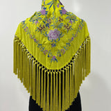 Mantón amarillo lima bordado Cantillana