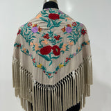 Mantón arena bordado Cantillana