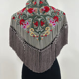 Mantón grisáceo Cantillana