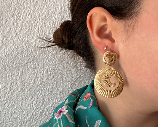 Golden conch earrings