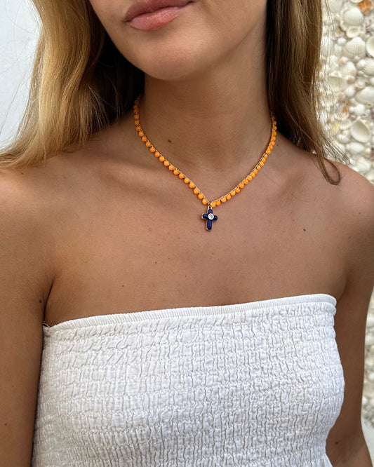 Collar crochet cruz naranja