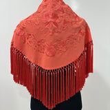 Mantón coral bordado al tono