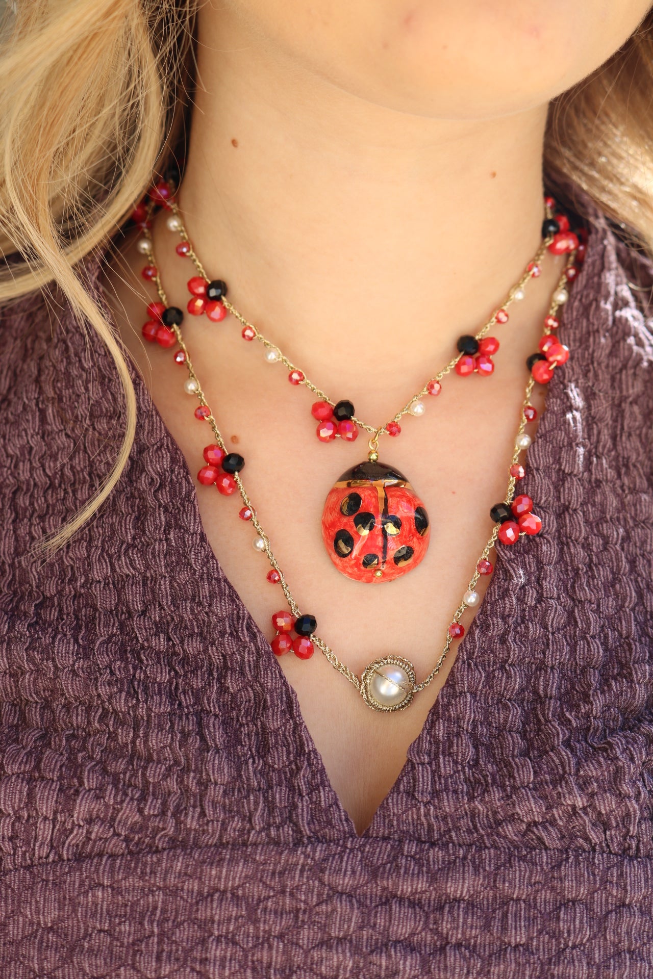 Collar cerámica mariquita