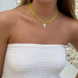Collar crochet cruz amarillo