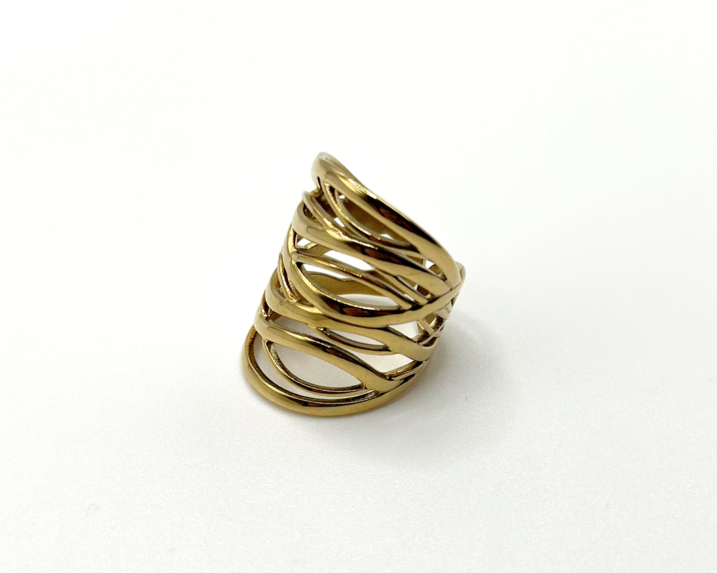 Golden labyrinth ring