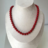 Collar rojo cereza