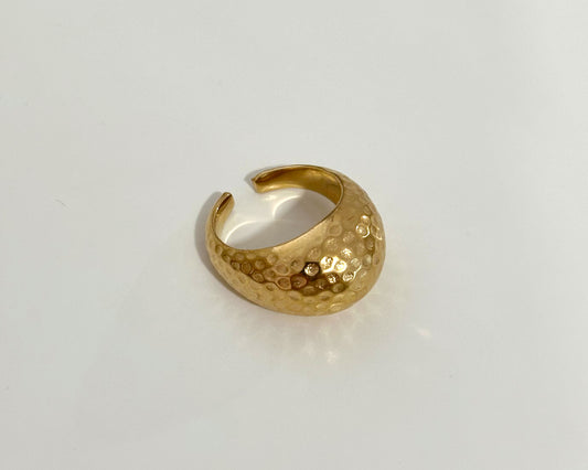 Vintage gold ring