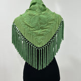Mantón verde manzana bordado al tono Cantillana
