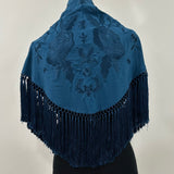 Mantón azul pavo bordado al tono