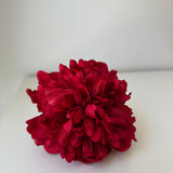 Peonía mediana rojo sangre tintada a mano