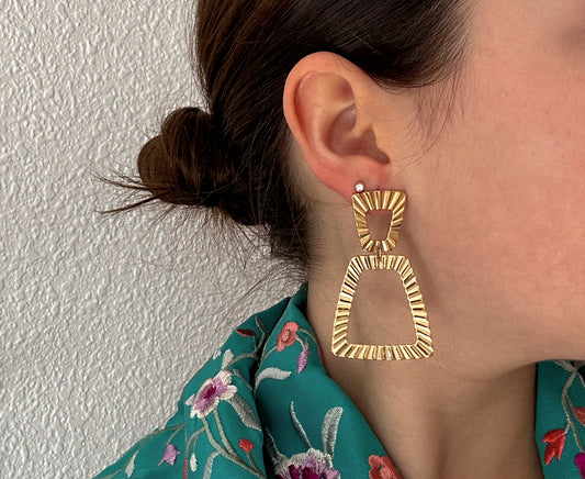 Striped gold earrings