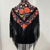 Mantón negro bordado color Cantillana