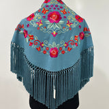 Mantón azul pato bordado