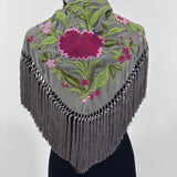 Mantón gris topo bordado Cantillana