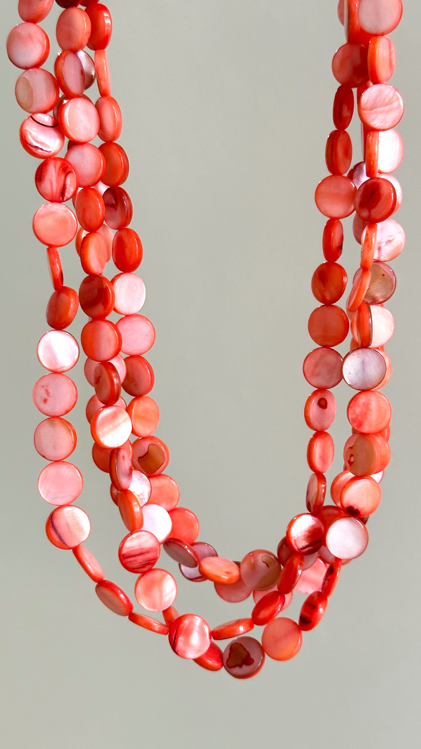 Red mother-of-pearl necklace