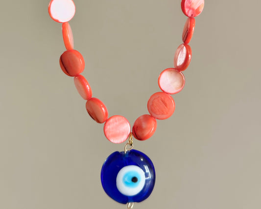 Red mother-of-pearl amulet necklace