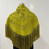 Mantón verde ácido bordado al tono